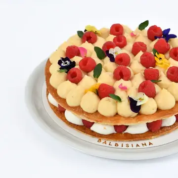 Tarta de Milhojas con crema, frambuesas y flores - Imagen 4